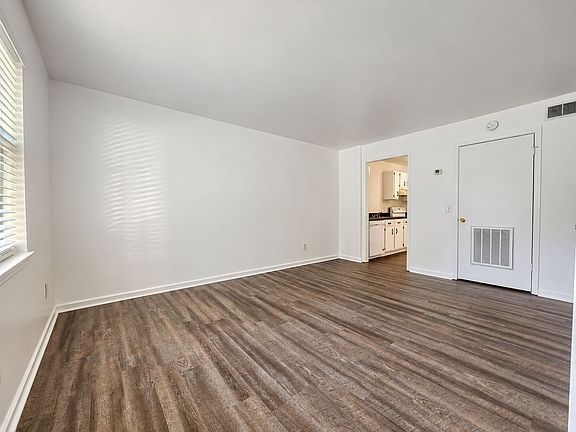 3rd image of 91 Nicole Ln
