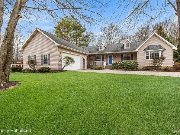 8367 Cherry Ln, Eden, NY 14057