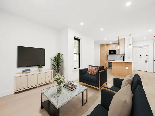 704 8th Avenue image 1 of 8