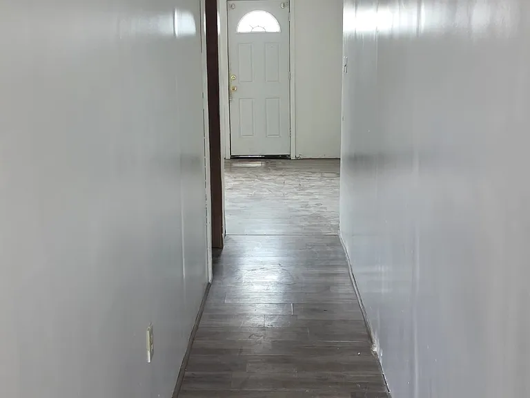236 S Oak St #1 — Photo 6
