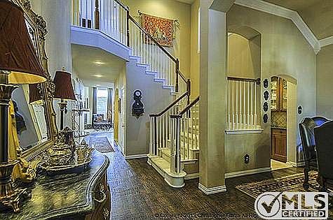3rd image of 930 Noble Ave