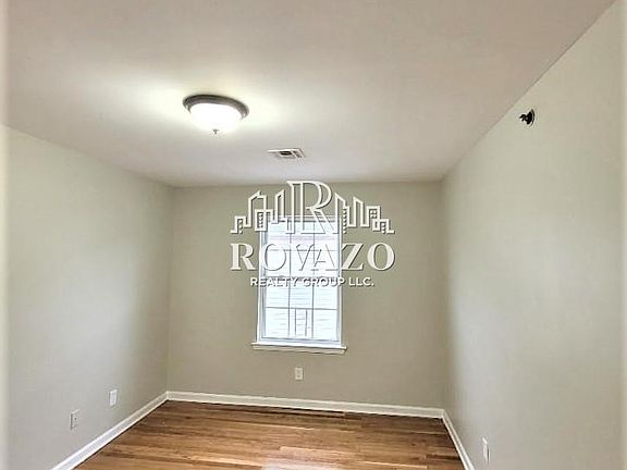 5th image of 82 Hawthorne Ave #1A