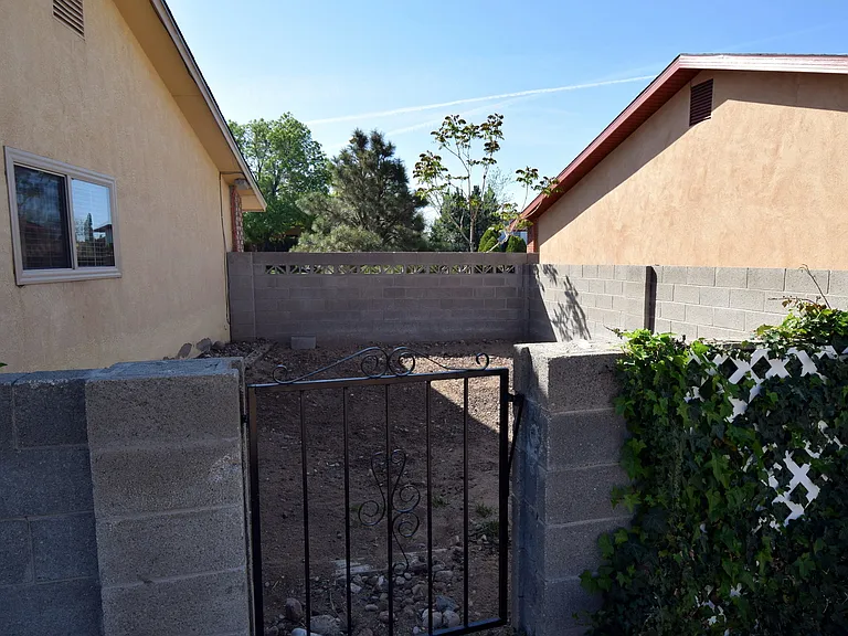 8221 Portales St NE — Photo 5