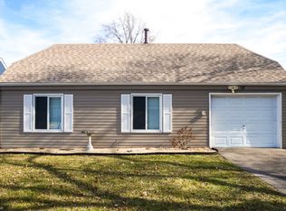 19 Denham Dr, Montgomery, IL 60538