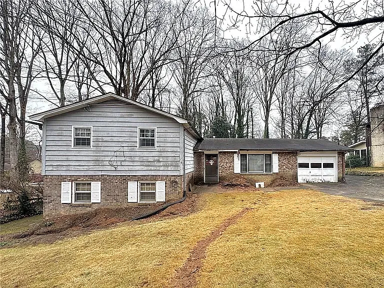 2566 Bailey Dr — Photo 1