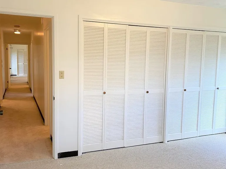2702 Manoa Rd — Photo 13