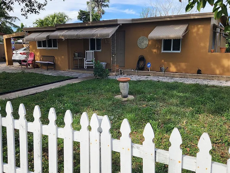 1597 NE 53rd Ct — Photo 31