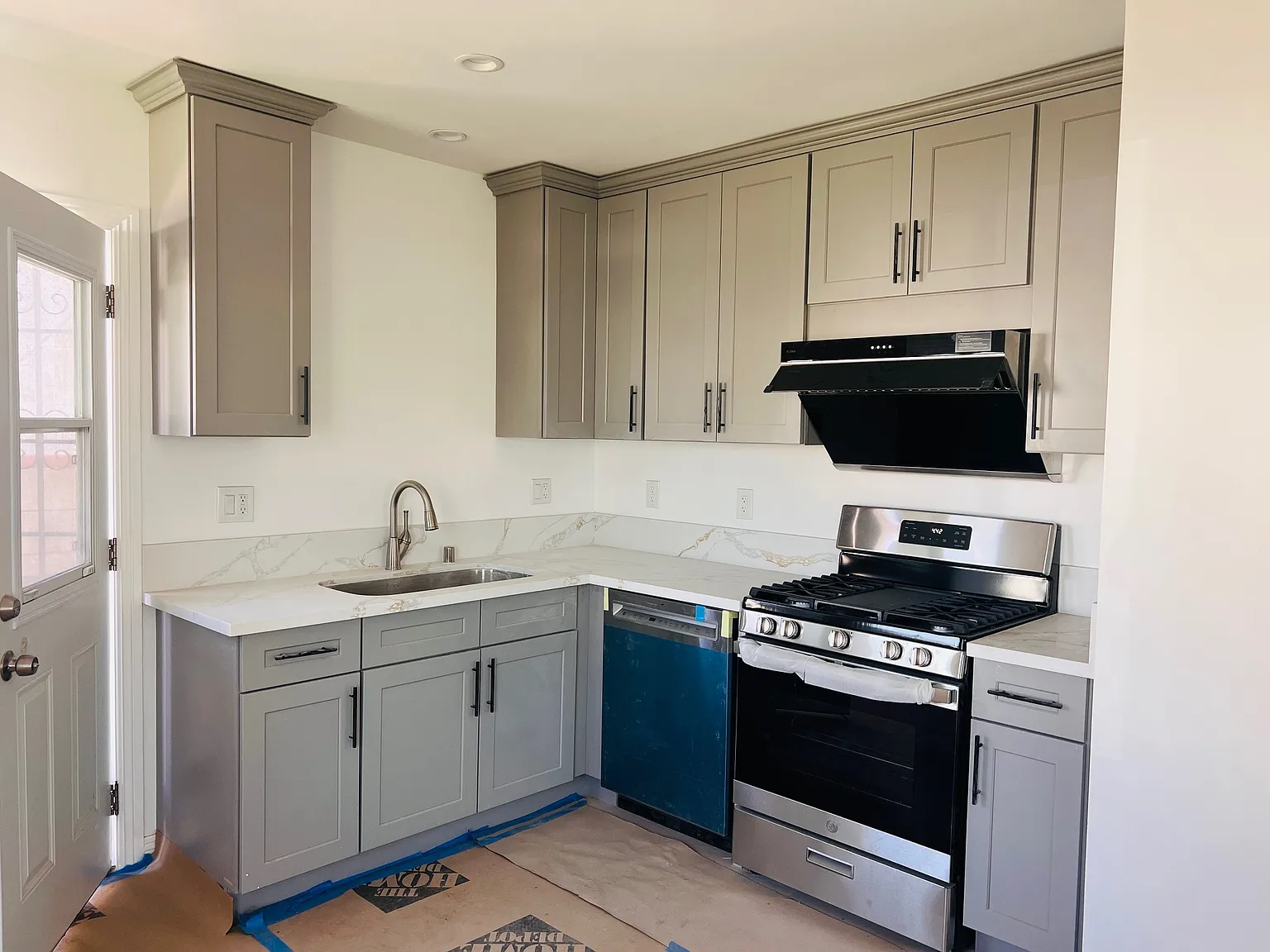 4 bed, 1365 sqft, $4,500 — Photo 3