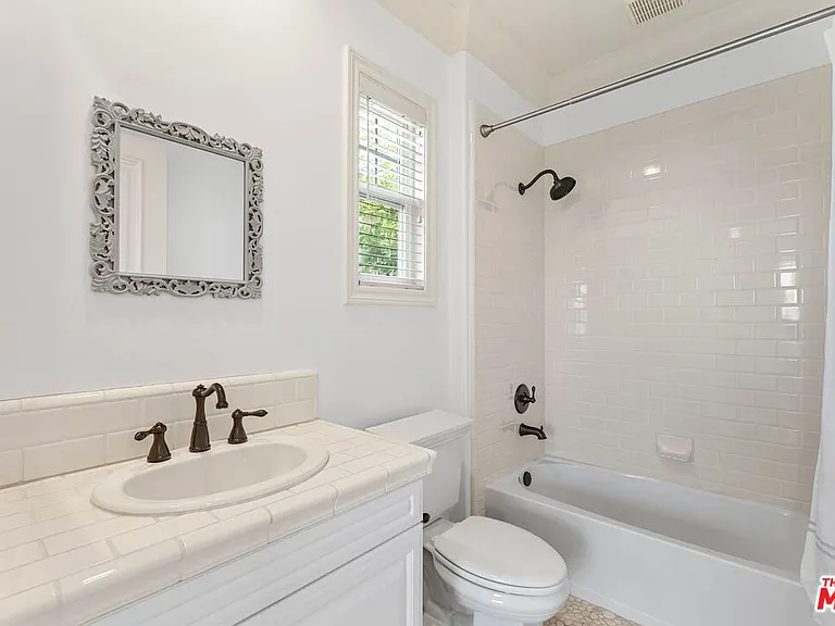 7391 Coastal View Dr — Photo 19
