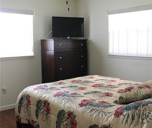 4th image of 5454 Lakeside Dr
