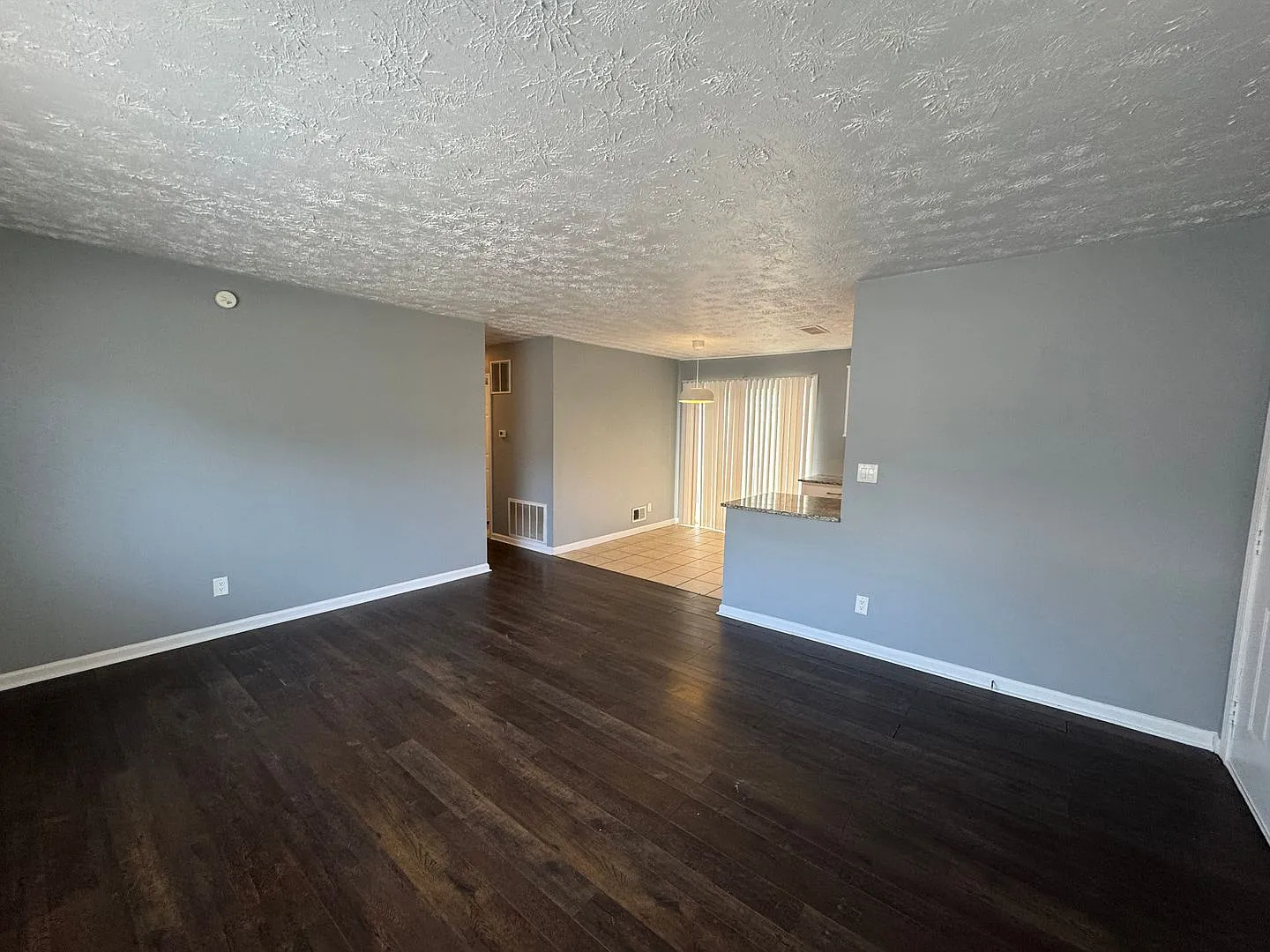 East Fountain Square 3 Bedrooms 1.5 Baths — Photo 3