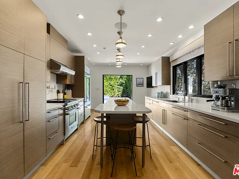 812 N Harper Ave — Photo 9