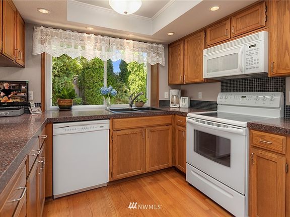 5th image of 6126 140th Ct NE