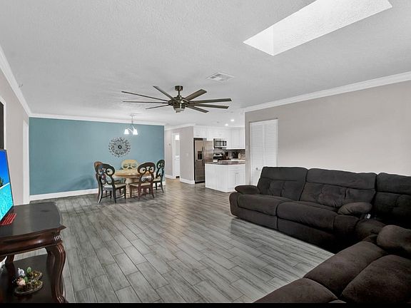 4th image of 26644 Cayman Dr