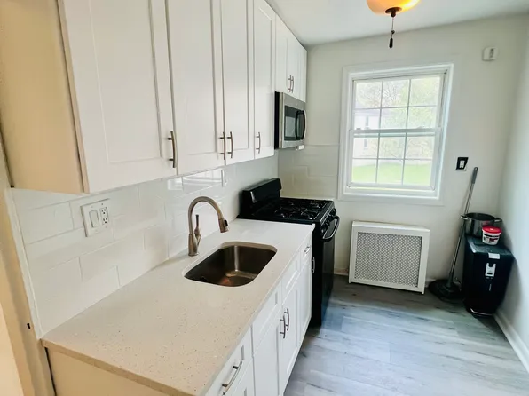 6150 219th St #1A, Oakland Gardens, NY 11364