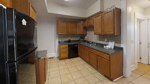 3rd image of 82 Euclid Ave