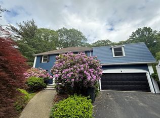 4 Paddock Ln, Lexington, MA 02421