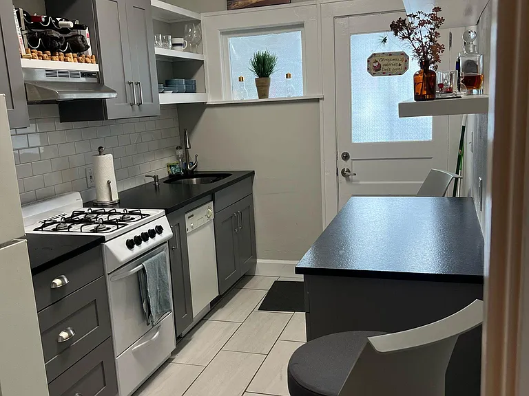 Kitchen 2