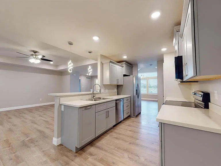 3755 SW Summerfield Dr — Photo 5