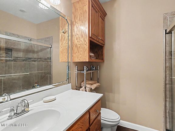 5th image of 13322 Roxbury Pl