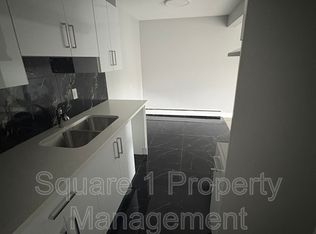 9818 82nd Ave NW #304, Edmonton, AB T6E 1Y8