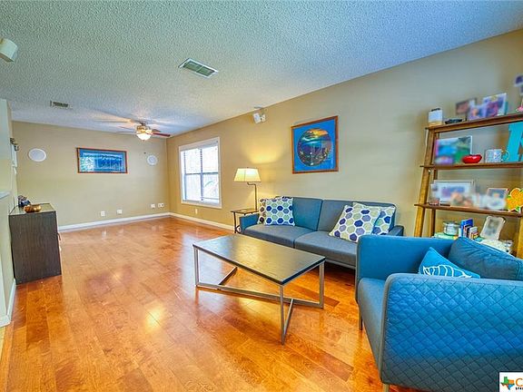 2nd image of 16407 Drum Oak