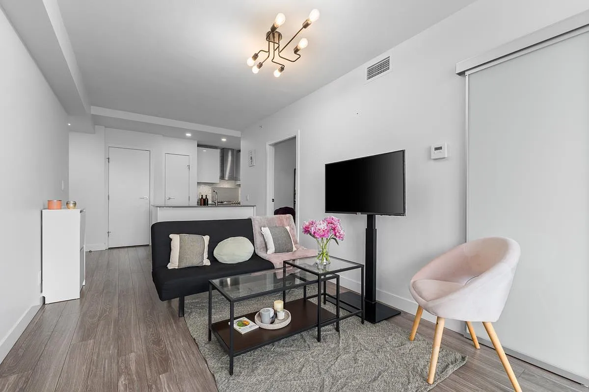 2 bed, 735 sqft, $3,250 — Photo 4