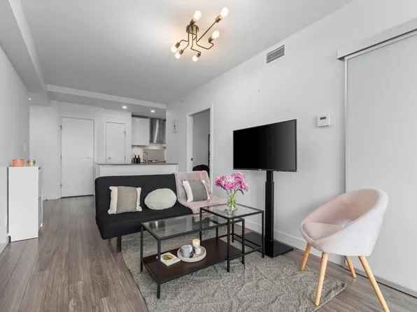 1283 Howe St, Vancouver, BC