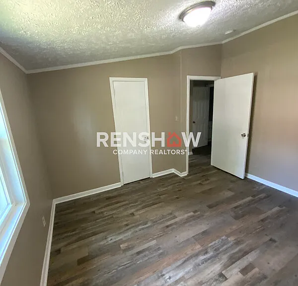 105 W College St #1 — Photo 12