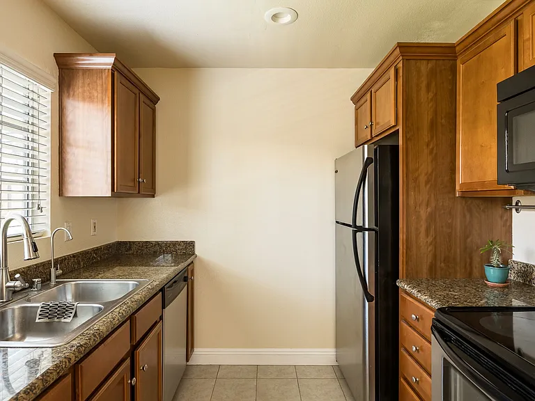 4327 Swift Ave #5 — Photo 12