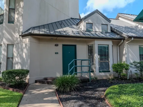4144 Greystone Way APT 702