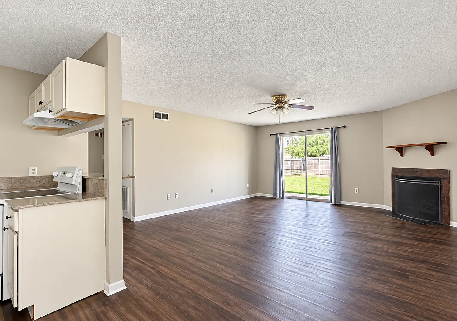 Welcome home to this charming 2-bedroom, 2-bath downstairs unit in the heart of Baton Rougejust m... — Photo 1