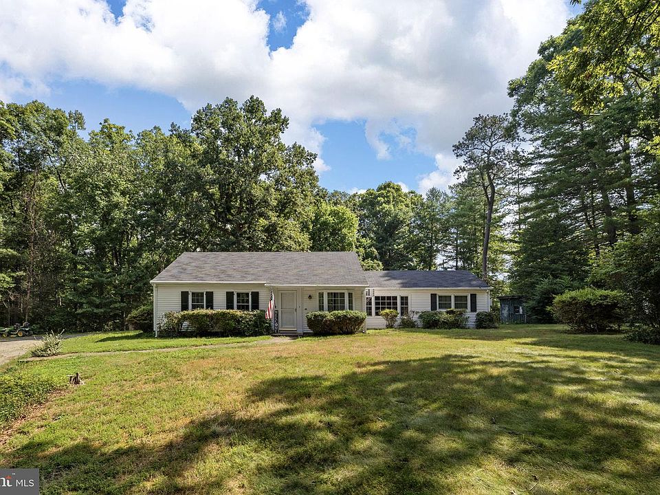 1st image of 14401 Crystal Ct