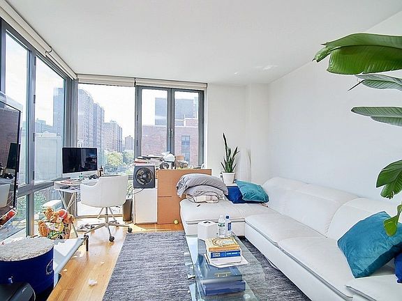 3rd image of 1770 Madison Ave APT 5C