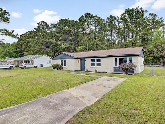3rd image of 7628 Stonehaven Dr