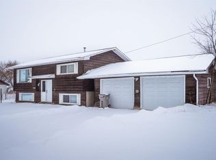 9704 E 118th Ave, Grande Prairie, AB T8V 3P6