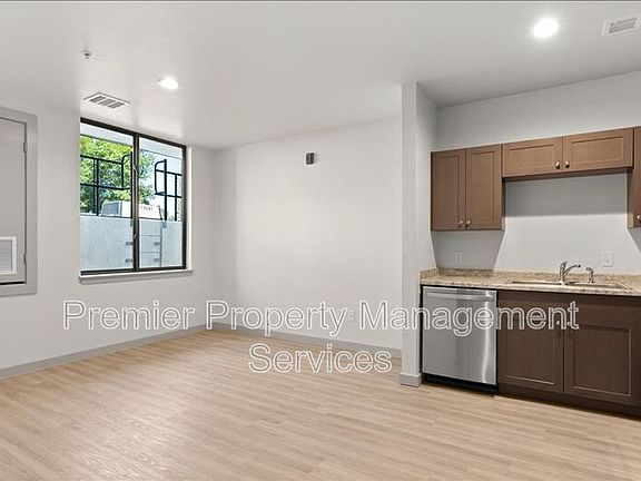 3rd image of 1127 Alderson Ave #106