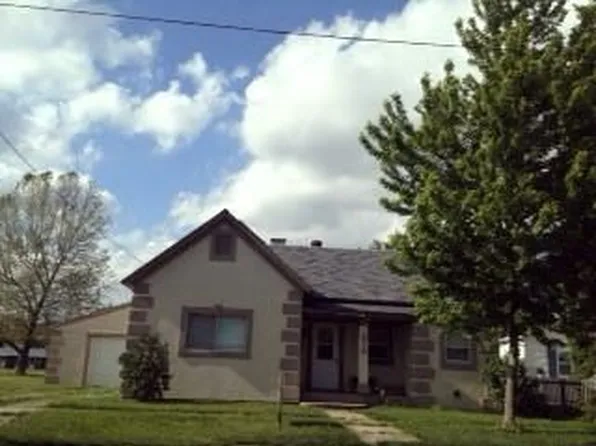 310 Benton St, Rossville, IL 60963