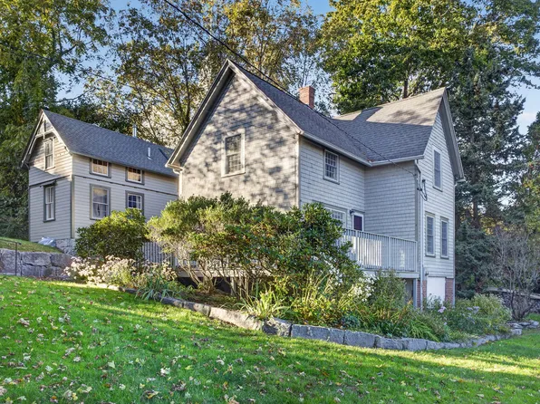 81 Main St, Groton, CT 06340