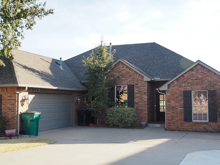 Old Elm Ln — Photo 2
