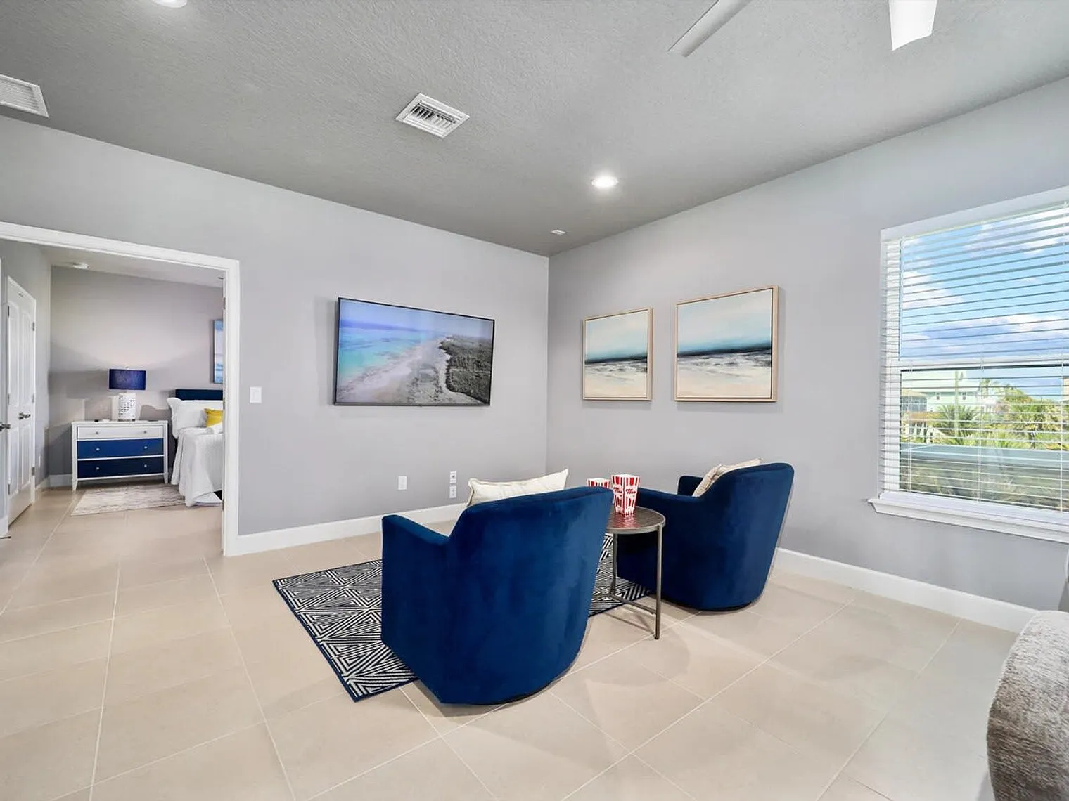 4 bed, 4.0 bath, 3993 sqft, $13,769 — Photo 4