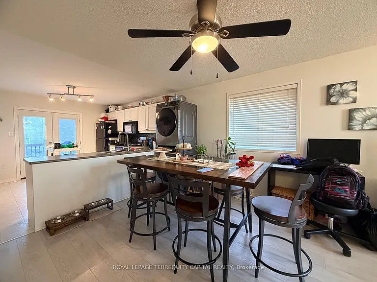 225 Country Ln — Photo 6