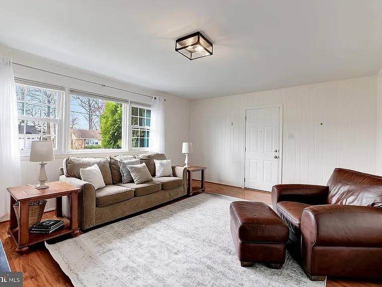 15010 Ulderic Dr — Photo 9