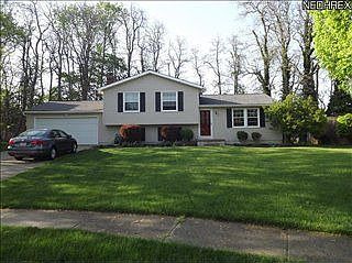 2nd image of 943 Oakbrooke Dr
