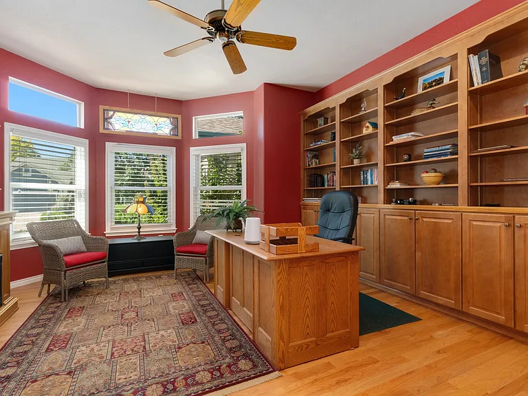 3160 Stevens Cir N — Photo 11