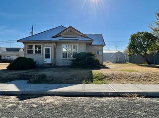 411 W 4th St, Sprague, WA 99032