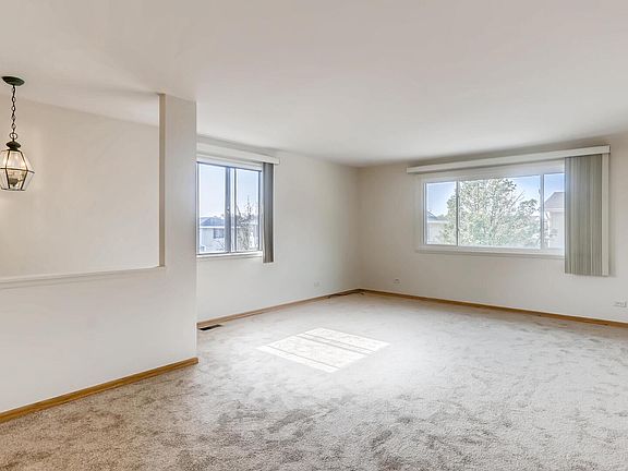 4th image of 7 Eastham Ct #7