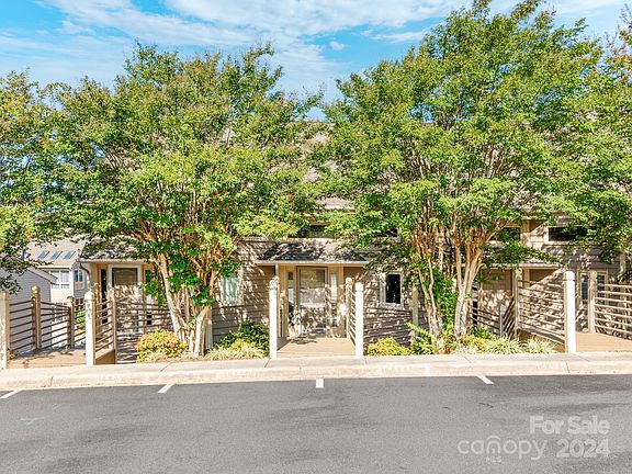 3rd image of 14623 Waterside Dr