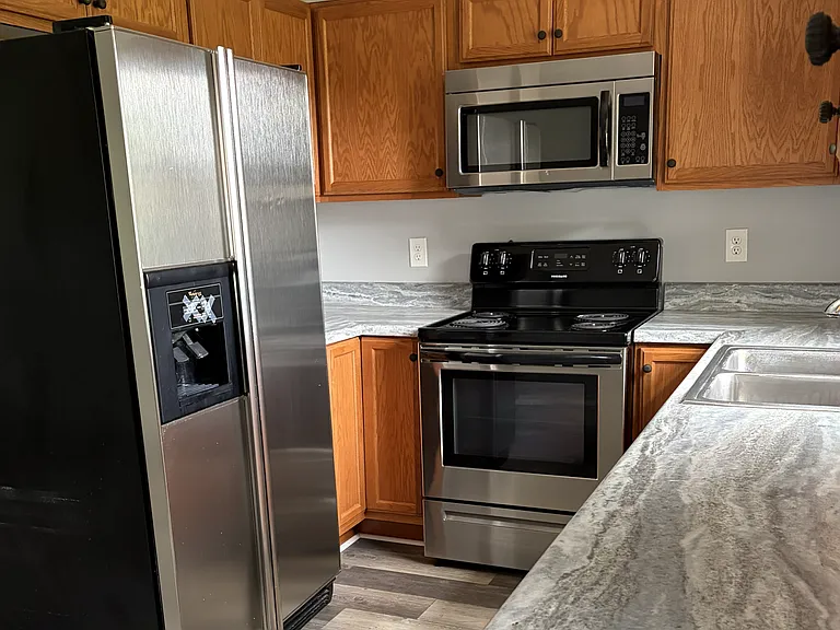 4540 Cedar Point Ln #B — Photo 4
