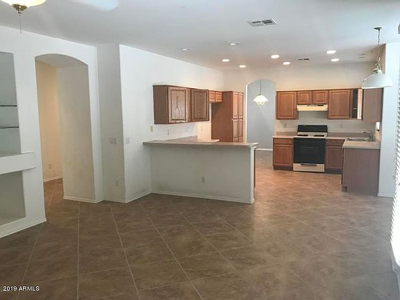 5th image of 2164 S Southwind Dr